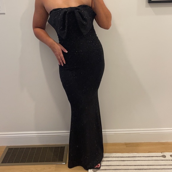 WINDSOR | Strapless Sparkle Front Bow Fitted Dress - Picture 2 of 7